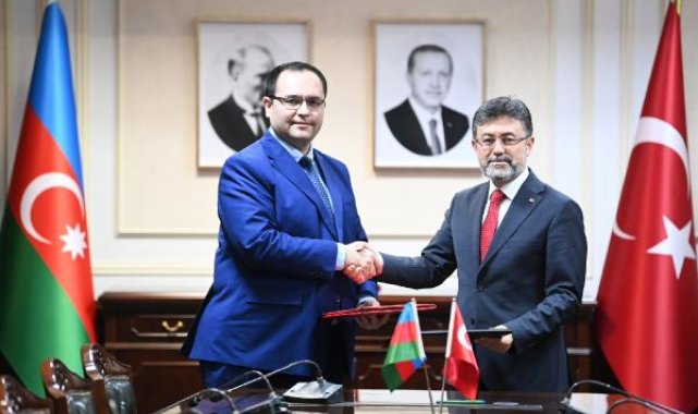Bakan Yumaklı, Azerbaycanlı mevkidaşı ile bir araya geldi