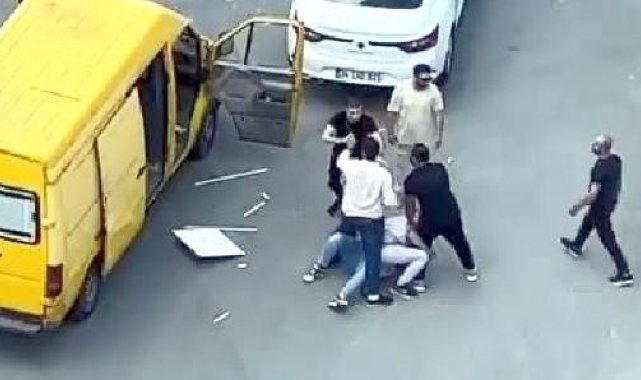 Başakşehir'de trafikte yol verme kavgası kamerada