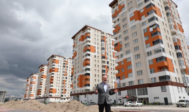 Başkan Çolakbayrakdar; "Dönüşümle sosyal odaklı örnek bir mahalle inşa ediyoruz"