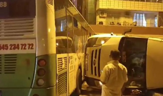 Batman'da belediye otobüsü ile minibüs çarpıştı: 8 yaralı