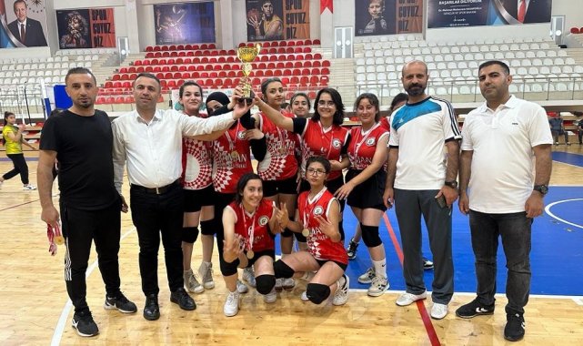 Batman'da voleybolun şampiyonları belli oldu