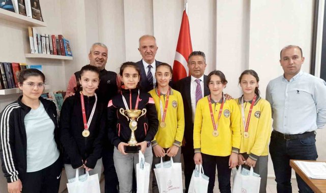 Bayburt'un badminton başarısı