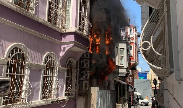 Beyoğlu'nda yangın paniği