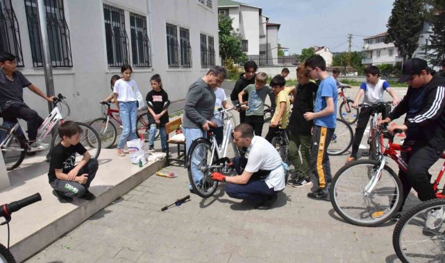 Bilecik Belediyesinden öğrencilere bisiklet eğitimi