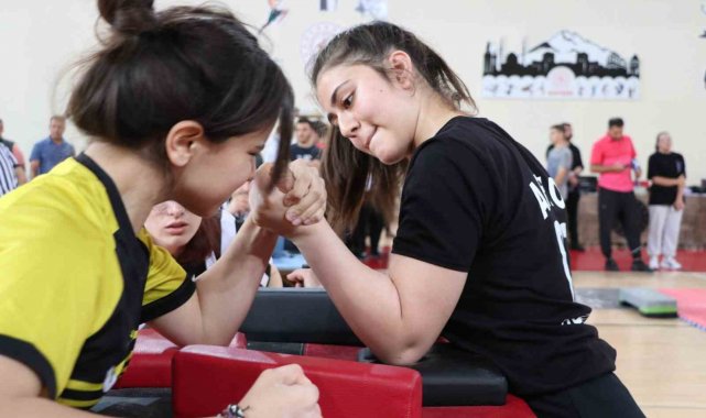 Bilek Güreşi Müsabakaları başladı