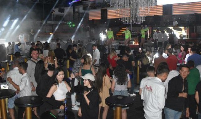 Bodrum'da müzik yasağı kalktı; turistler baat 04.00'e kadar eğlendi
