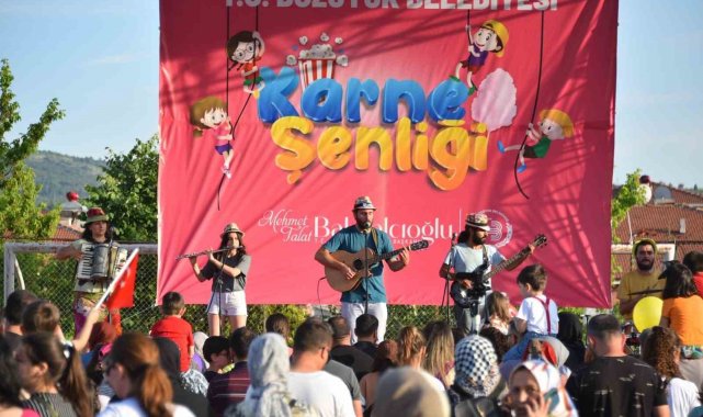 Bozüyük'te çocuklar Karne Şenliğinde eğlendi