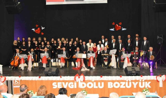 Bozüyük'te "Aşk Şarkıları" yankılandı