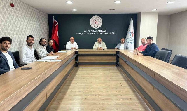 Bu okulun sporcuları Afyonkarahisar'ı temsil ediyor