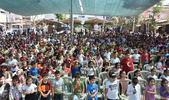 Buharkent'te çocuklar kukla festivalinde eğlendi