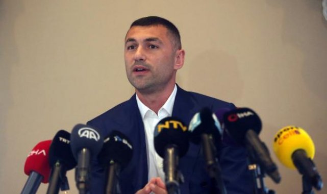 Burak Yılmaz: Kariyerimi sonlandırdım, mutlu ve gururluyum