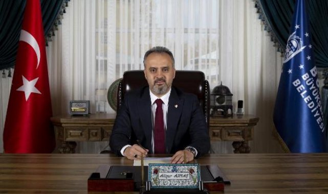 Bursa Büyükşehir Belediyesi sanatçı Hüseyin Turan'ın konserini iptal etti
