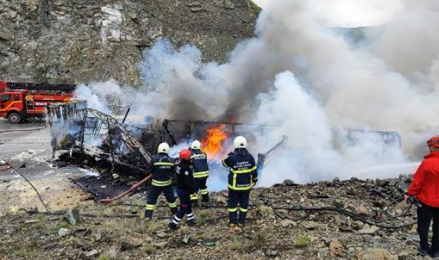 Çarpışan TIR'lar alev aldı: 2 ölü
