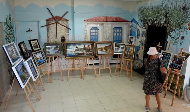 Çeşme Halk Eğitim Müdürlüğü yıl sonu sergisi açıldı