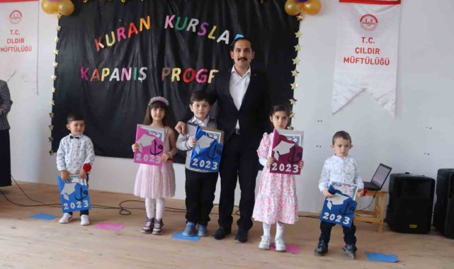 Çıldır Kuran Kursu öğrencilerinin karne sevinci