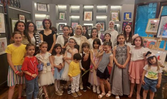 Çocukların eserlerinden oluşan sergi açıldı
