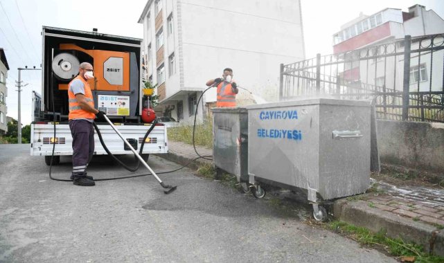 Çöp konteynerleri yerinde yıkanıyor