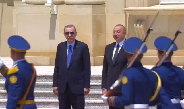 Cumhurbaşkanı Erdoğan, Azerbaycan'da resmi törenle karşılandı