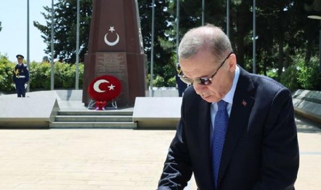 Cumhurbaşkanı Erdoğan, Bakü'de şehitlikleri ziyaret etti