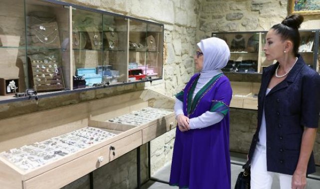 Cumhurbaşkanı Erdoğan'ın eşi Emine Erdoğan, Bakü'de ziyaretlerde bulundu