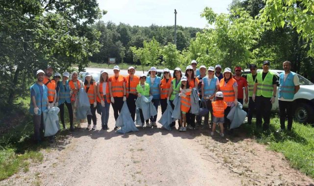 Daha temiz bir çevre için 525 kilo çöp topladılar