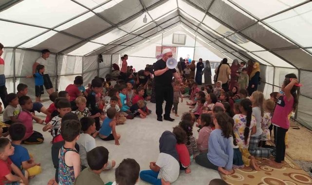 Deprem bölgesinde bulunan ekipler faaliyetlerine devam ediyor