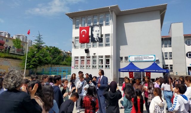 Deprem bölgesindeki okula destek toplamak için panayır düzenlendi
