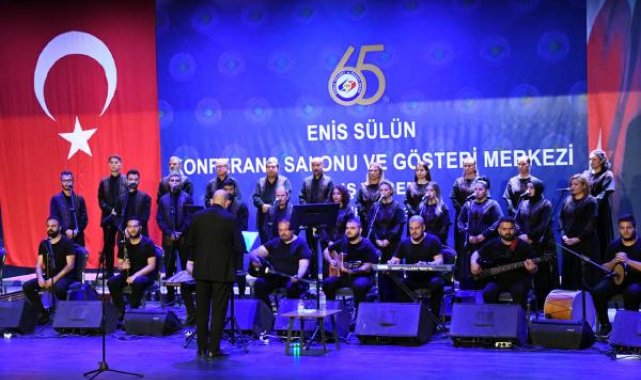 Depremde 7 üyesini kaybeden Antakya Medeniyetler Korosu, Çorlu'da konser verdi