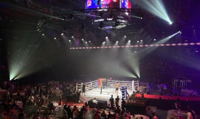 Depremzedeler yararına kick boks turnuvası