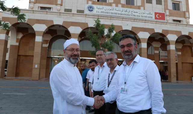 Diyanet İşleri Başkanı Erbaş, Medine'de Türk Hac İşleri Ofisi'ni ziyaret etti