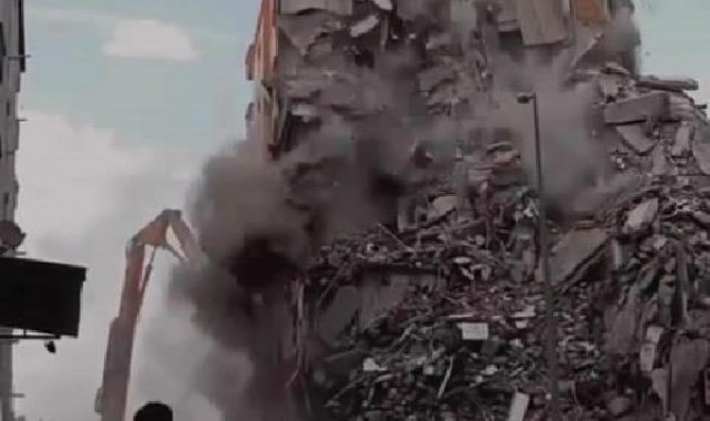 Diyarbakır'da deprem hasarlı 7 katlı bina yıkım sırasında çöktü
