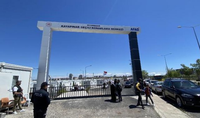 Diyarbakır'da konteyner kentte nohutlu pilav yiyen 52 kişi hastanelik oldu