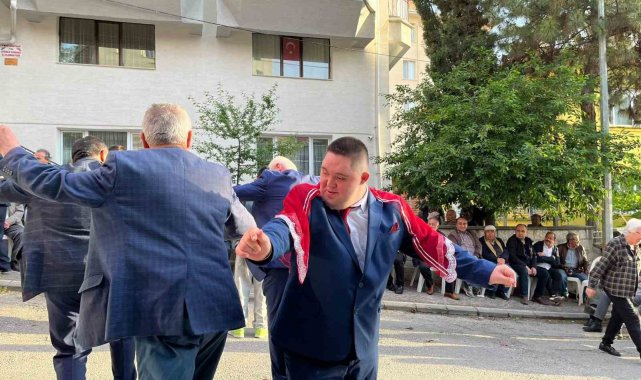 Down sendromlu Emre ve vefat eden annesinin hayali gerçek oldu