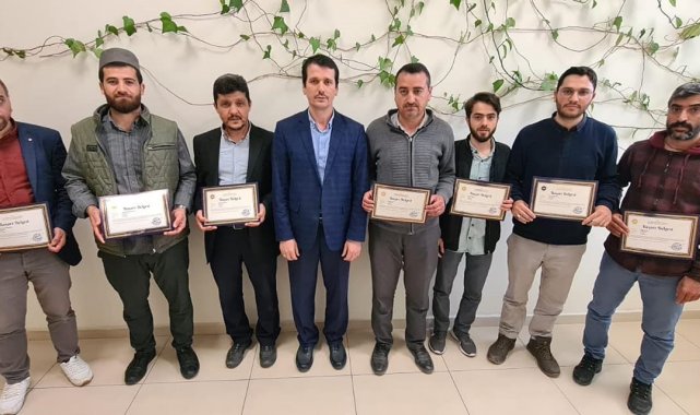 Dumlupınar'da deprem bölgesinde görev alan müftülük personeline başarı belgesi