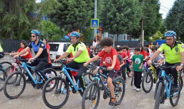 Dünya Bisiklet Gününde miniklerle pedal çevirdiler