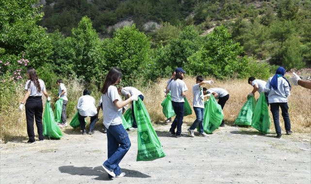 Dünya çevre gününde 1 ton cam ve plastik atık geri dönüşüme kazandırıldı