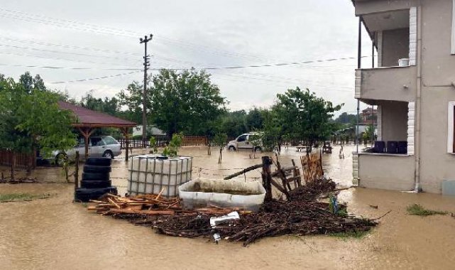 Düzce'de sağanak; 8 köyde evler ve ekili alanlar zarar gördü