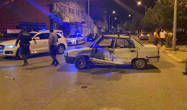 Edirne'de ilginç kaza: Kazaya karışan iki sürücü kaçtı