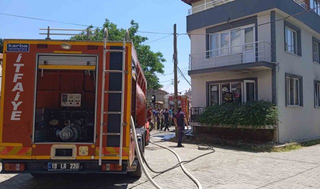 Edremit'te elektrik kontağından çıkan yangın evi kül etti