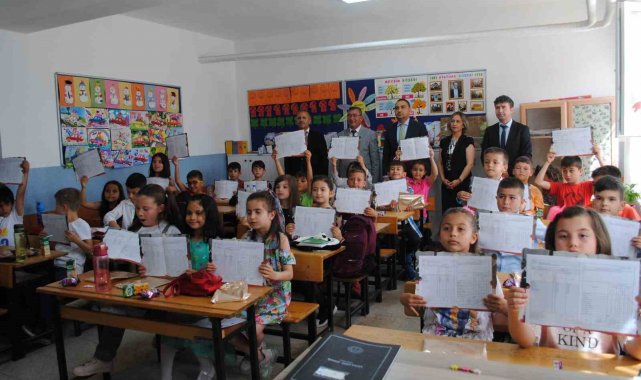 Eğirdir'de 4 bin 600 öğrenci karne sevinci yaşadı