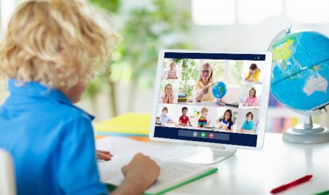 Eğitim kurumu, İngilizce grup eğitimi programının ilk aşamasını tamamladı