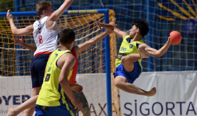 EHF Avrupa U17 Plaj Hentbolu Şampiyonası'nda ikinci maçlar tamamlandı