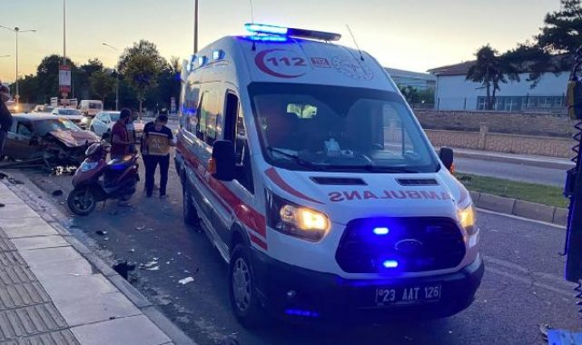 Elazığ'da 5 aracın karıştığı kazada 3 yaralı