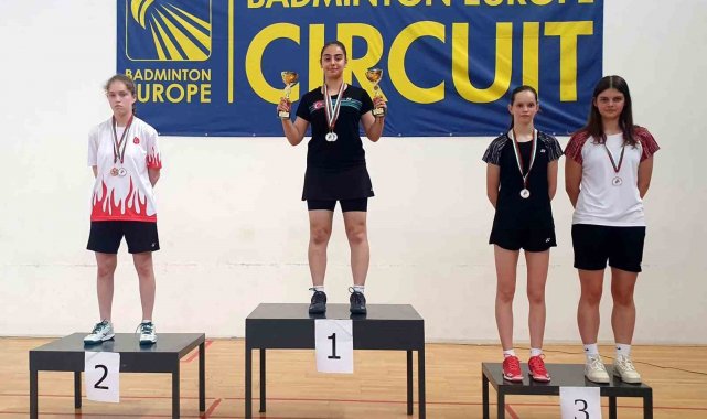 Erzincanlı badmintoncular Bulgaristan'da Türkiye'nin gururu oldu