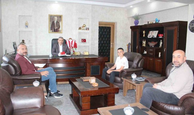 FAI Dünya kupasını Sivaslı sporcu kaldırdı