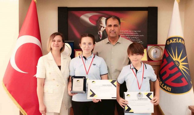 Gaziantep'te kolej öğrencilerinden Türkiye başarısı