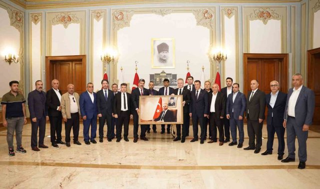Gaziantepli Halı İhracatçıları İstanbul Valisi Davut Gül'ü ziyaret etti