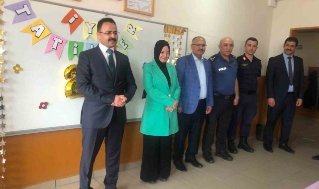 Gediz'de 7 bin 650 öğrenci karne aldı