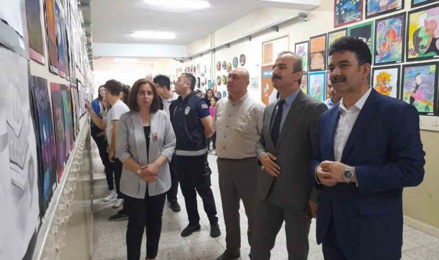 Gemiciler Ortaokulu görsel sanatlar sergisi gerçekleşti