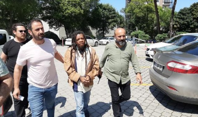 Gemide cesedi bulunan Kolombiyalı kaçak yolcunun üzerine çapa demiri düşmüş